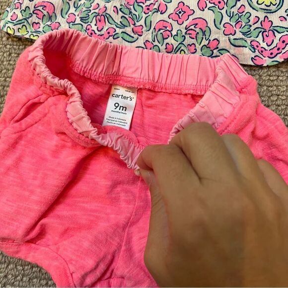 đ4/$20 Carterâs outfit for baby girlâ- sleeveless patterned top and shorts 9 mo - Picture 2 of 4